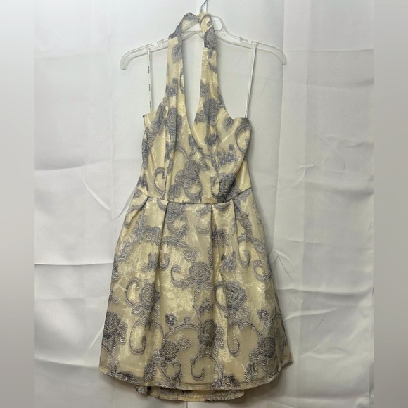 Soieblu Dresses & Skirts - Soieblu halter babydoll dress size medium NWT